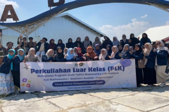 Mahasiswa Tadris Matematika Laksanakan PLK di Kampung Batik Banyumas, Ulas Keterkaitan Batik dengan Konsep Matematika